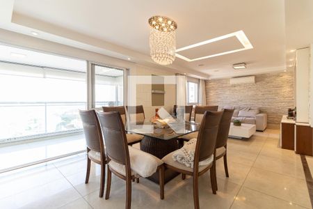 Apartamento para alugar com 213m², 4 quartos e 3 vagasSala