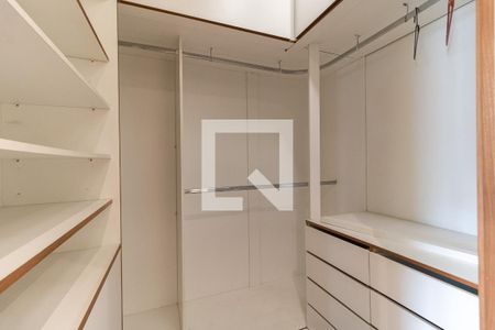 Apartamento para alugar com 213m², 4 quartos e 3 vagasCloset da Suíte 1