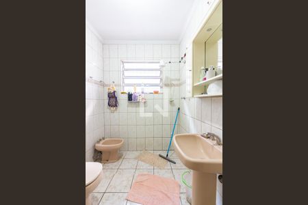 Banheiro de casa à venda com 2 quartos, 110m² em Pestana, Osasco