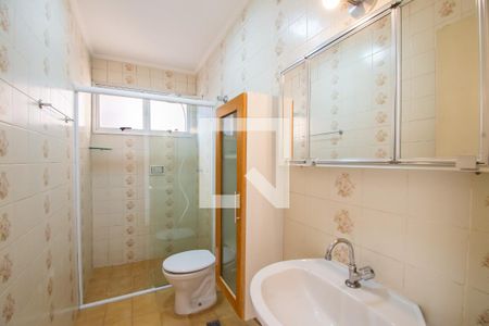 Banheiro de apartamento à venda com 1 quarto, 52m² em Jardim Proença, Campinas