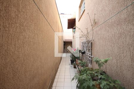 Casa à venda com 100m², 2 quartos e 1 vagaCorredor Quintal