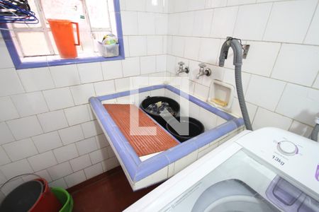 Casa à venda com 100m², 2 quartos e 1 vagaÁrea de Serviço