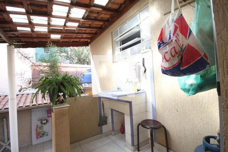 Casa à venda com 100m², 2 quartos e 1 vagaÁrea de Serviço