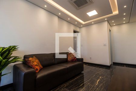 Sala de TV de apartamento à venda com 1 quarto, 55m² em Empresarial 18 do Forte, Barueri