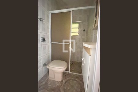 Casa para alugar com 220m², 3 quartos e 2 vagasBanheiro Social