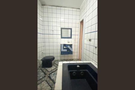 Casa para alugar com 220m², 3 quartos e 2 vagasBanheiro da Suíte