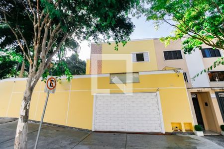 Casa à venda com 388m², 4 quartos e 6 vagasEntrada garagem