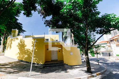 Casa à venda com 388m², 4 quartos e 6 vagasEntrada