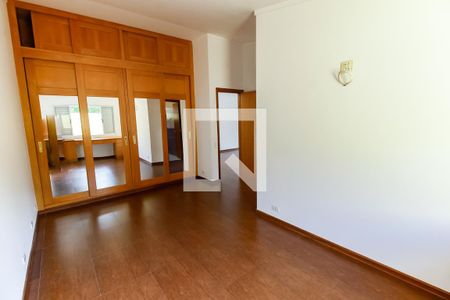Casa à venda com 388m², 4 quartos e 6 vagasSuíte 1