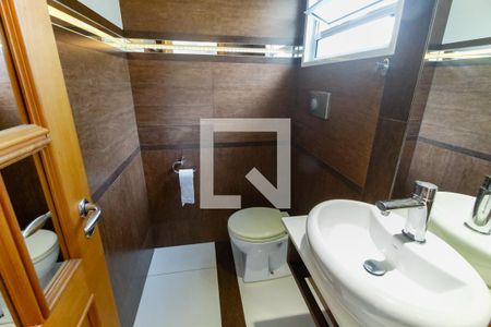 Casa à venda com 388m², 4 quartos e 6 vagasLavabo