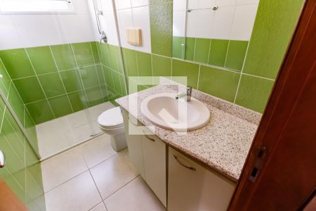 Casa à venda com 388m², 4 quartos e 6 vagasBanheiro da Suíte 2