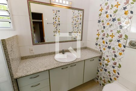 Casa à venda com 388m², 4 quartos e 6 vagasBanheiro da Suíte 3