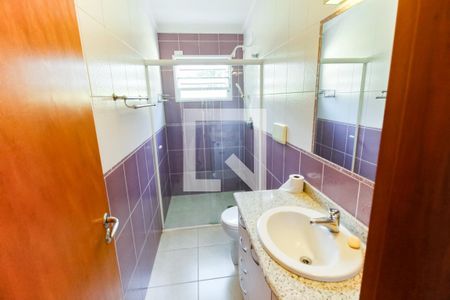 Casa à venda com 388m², 4 quartos e 6 vagasBanheiro da Suíte 1