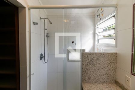 Casa à venda com 388m², 4 quartos e 6 vagasBanheiro da Suíte 3