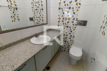 Casa à venda com 388m², 4 quartos e 6 vagasBanheiro da Suíte 3