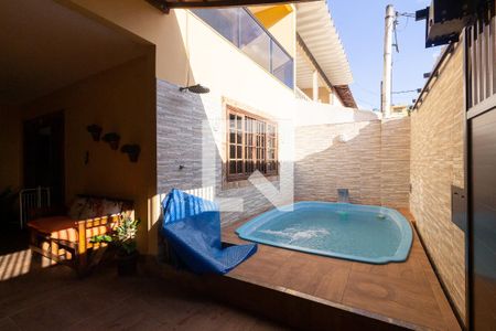 Casa para alugar com 150m², 3 quartos e 2 vagas Casa para alugar com 150m², 3 quartos e 2 vagasPiscina