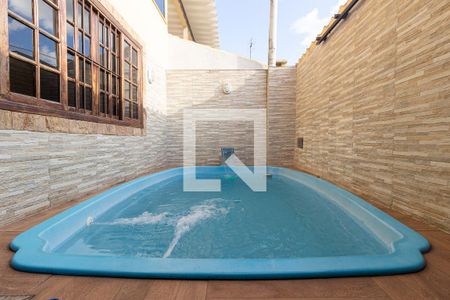 Casa para alugar com 150m², 3 quartos e 2 vagas Casa para alugar com 150m², 3 quartos e 2 vagasPiscina