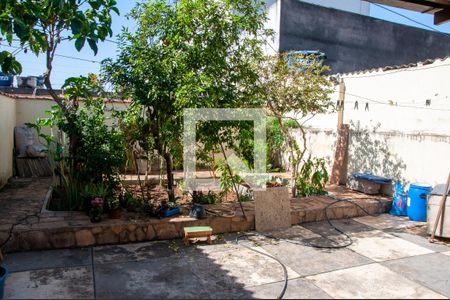 Casa à venda com 250m², 4 quartos e 2 vagasQuintal