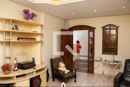 Sala de casa à venda com 4 quartos, 250m² em Eldorado, Contagem