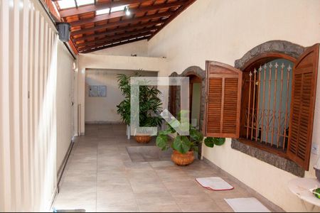 Casa à venda com 250m², 4 quartos e 2 vagasvaranda