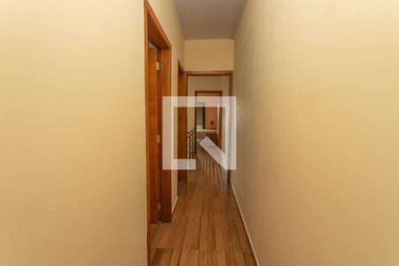 Casa à venda com 250m², 3 quartos e 5 vagasCorredor 