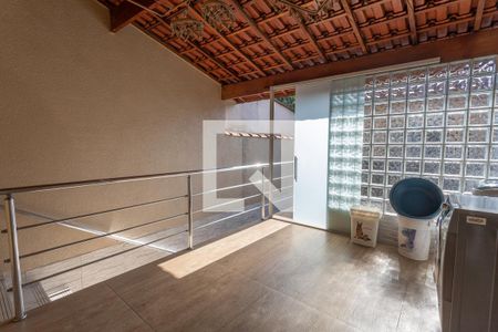 Casa à venda com 250m², 3 quartos e 5 vagasÁrea de serviço 