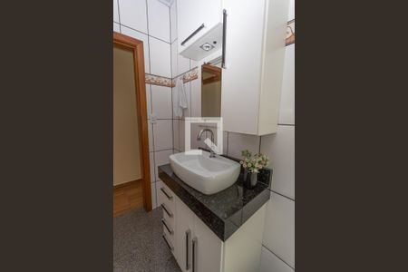 Casa à venda com 250m², 3 quartos e 5 vagasBanheiro social 