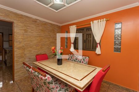 Casa à venda com 250m², 3 quartos e 5 vagasSala de jantar 