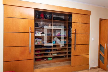 Casa à venda com 250m², 3 quartos e 5 vagasQuarto 1 - suíte - closet 