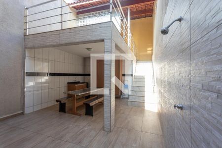 Casa à venda com 250m², 3 quartos e 5 vagasÁrea externa 