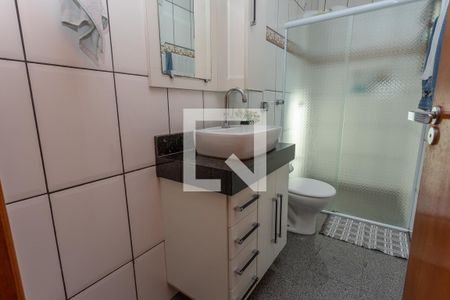 Casa à venda com 250m², 3 quartos e 5 vagasBanheiro social 