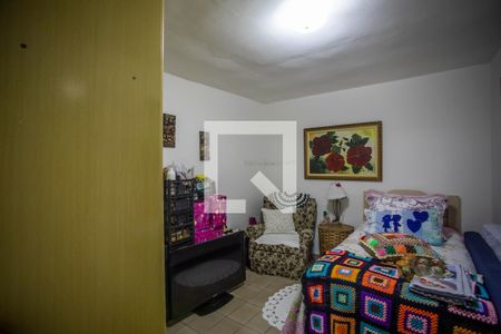Quarto 2 de casa à venda com 5 quartos, 240m² em Vila Babilônia, São Paulo