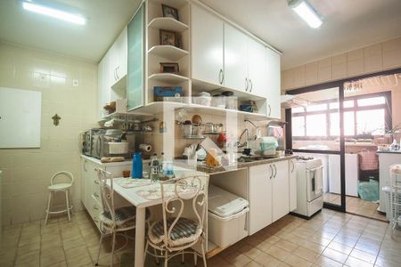 Apartamento à venda com 110m², 3 quartos e 2 vagasCozinha