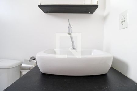 Casa de condomínio à venda com 144m², 3 quartos e 2 vagasBanheiro da Suíte