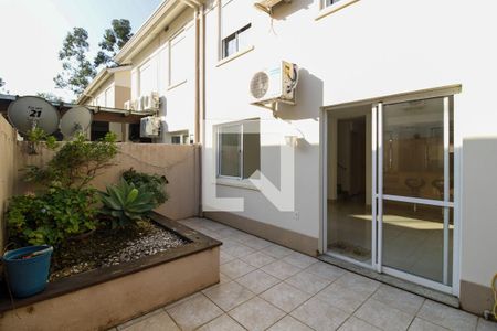 Casa de condomínio à venda com 144m², 3 quartos e 2 vagasQuintal