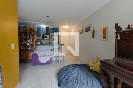 Sala de apartamento à venda com 3 quartos, 75m² em Santa Quiteria, Curitiba