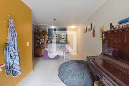 Sala de apartamento à venda com 3 quartos, 75m² em Santa Quiteria, Curitiba