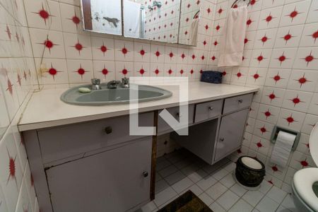 Casa à venda com 223m², 3 quartos e 4 vagas