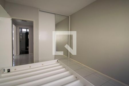 Quarto 1 de apartamento à venda com 2 quartos, 53m² em Santo Antônio, Porto Alegre