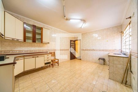 Casa à venda com 160m², 3 quartos e 2 vagasCozinha 