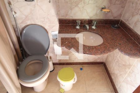 Casa para alugar com 650m², 6 quartos e 5 vagasBanheiro 3 -Área externa