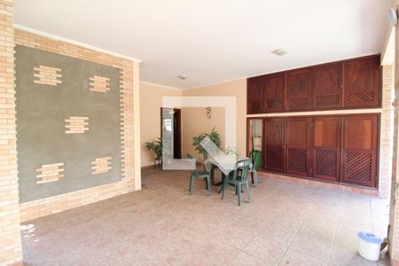 Casa para alugar com 650m², 6 quartos e 5 vagasÁrea externa - Quintal Fundos