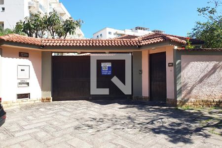 Casa para alugar com 650m², 6 quartos e 5 vagasFachada externa