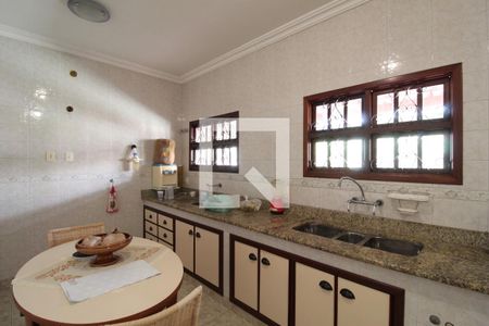 Casa para alugar com 650m², 6 quartos e 5 vagasCozinha