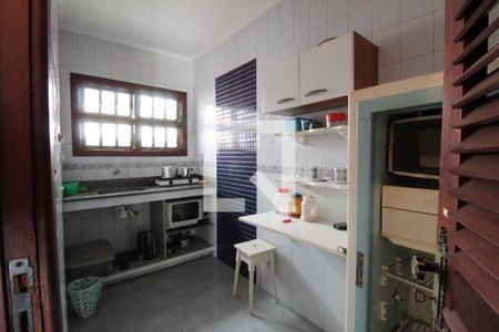 Casa para alugar com 650m², 6 quartos e 5 vagasCasa Secundária - Cozinha