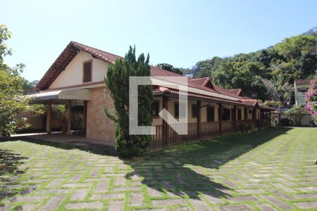 Casa para alugar com 650m², 6 quartos e 5 vagasÁrea externa - Vista fundos