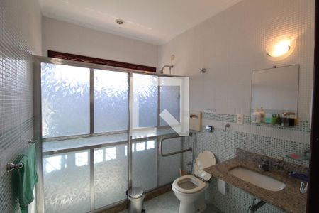 Casa para alugar com 650m², 6 quartos e 5 vagasBanheiro 2