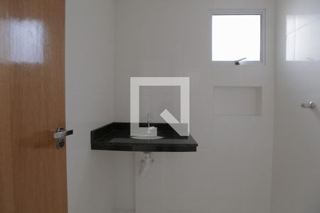 Apartamento à venda com 33m², 2 quartos e sem vaga Apartamento à venda com 33m², 2 quartos e sem vagaBanheiro