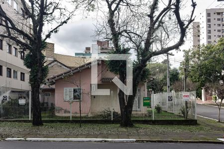 Casa à venda com 120m², 3 quartos e 4 vagas Casa à venda com 120m², 3 quartos e 4 vagasFachada