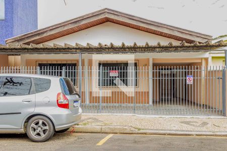 Casa para alugar com 100m², 2 quartos e 2 vagasFachada